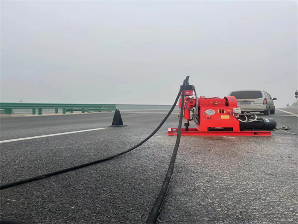 泉山马路路基路面开裂下沉注浆加固灌浆